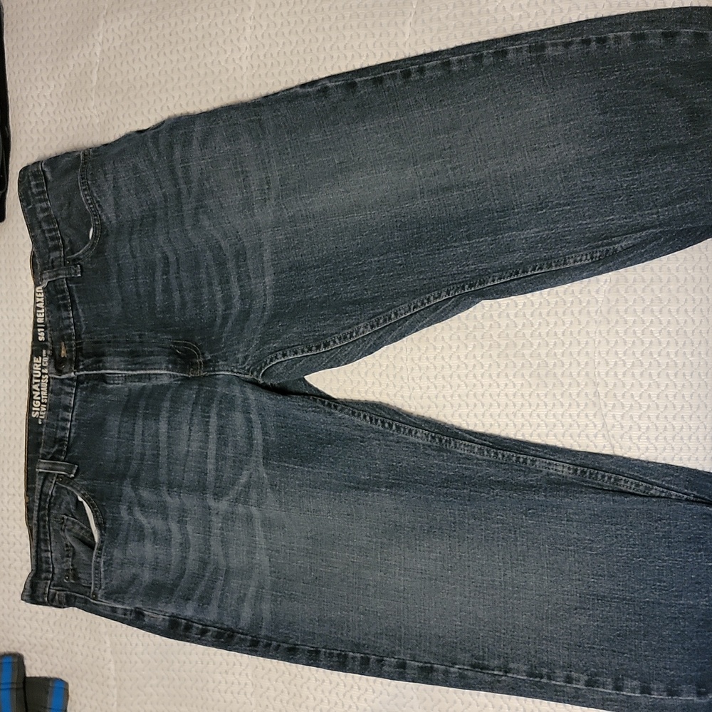 Levi Relaxed Fit Jeans